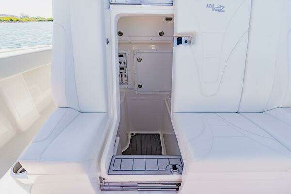 SeaVee 370z Yacht For Sale