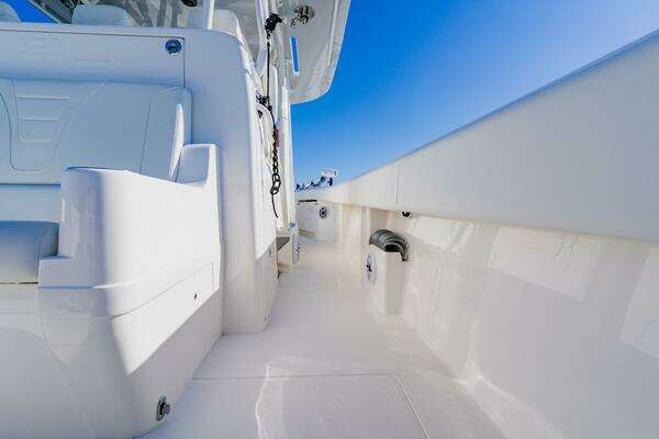 SeaVee 370z Yacht For Sale