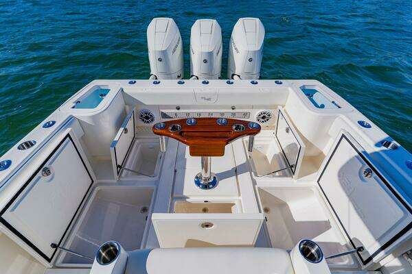 SeaVee 370z Yacht For Sale