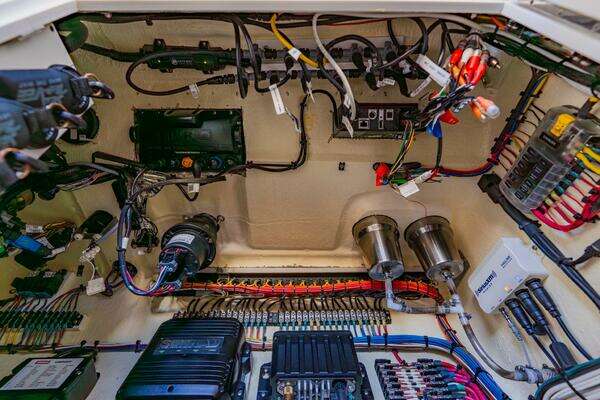 SeaVee 370z Yacht For Sale