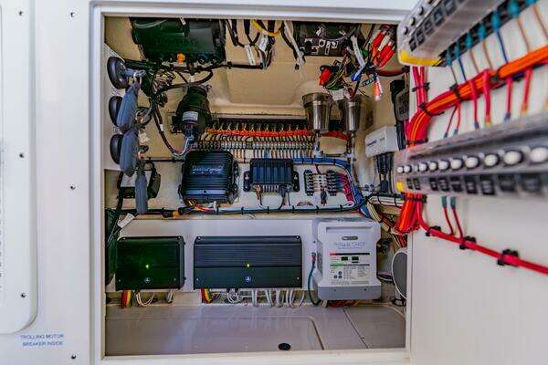 SeaVee 370z Yacht For Sale