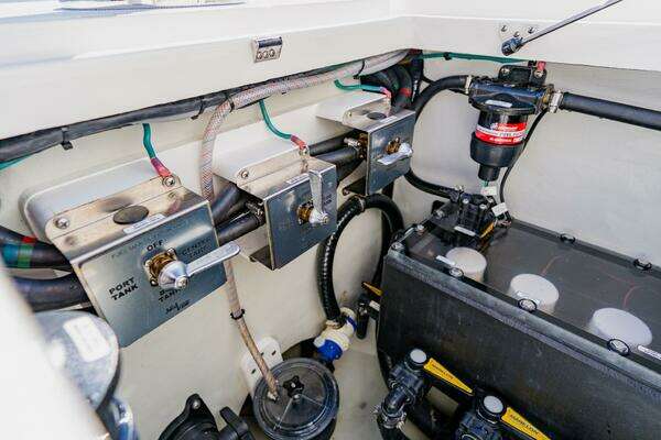 SeaVee 370z Yacht For Sale