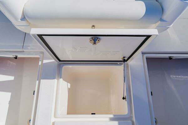 SeaVee 370z Yacht For Sale