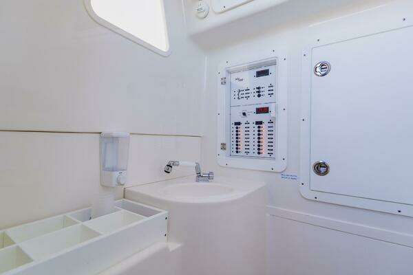 SeaVee 370z Yacht For Sale