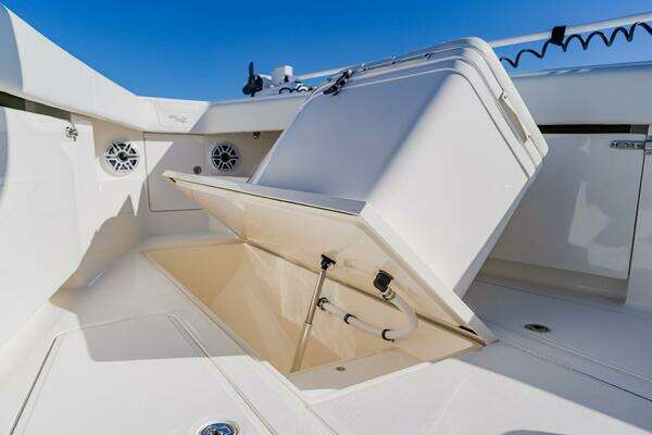 SeaVee 370z Yacht For Sale