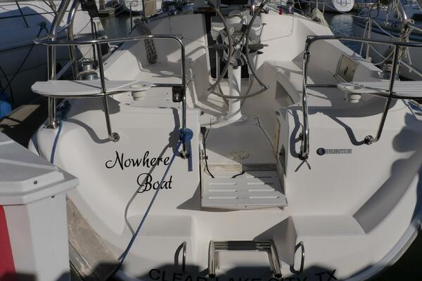 Nowhere Boat 33ft Hunter Yacht For Sale