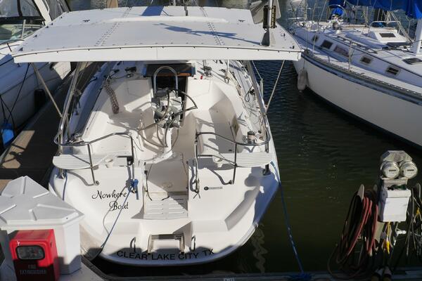 Nowhere Boat 33ft Hunter Yacht For Sale