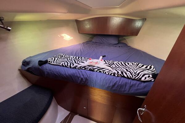 Nowhere Boat 33ft Hunter Yacht For Sale