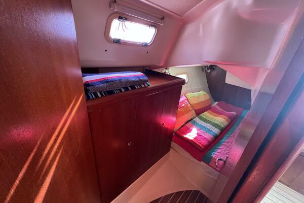 Nowhere Boat 33ft Hunter Yacht For Sale