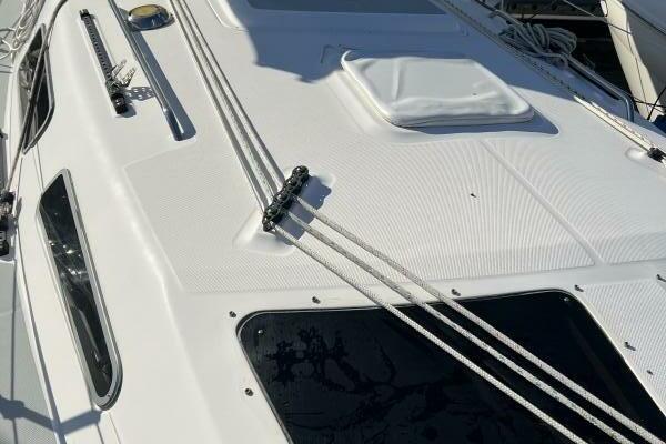 Nowhere Boat 33ft Hunter Yacht For Sale