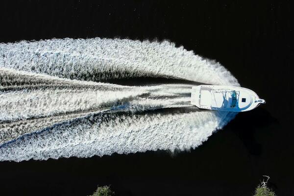 Tiara 31 Serenity- Aerial Running Profile