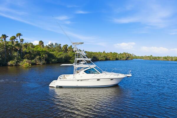 2011 Tiara Yachts 3100 Open