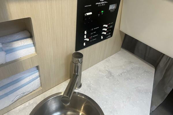 26ft Regal Yacht For Sale