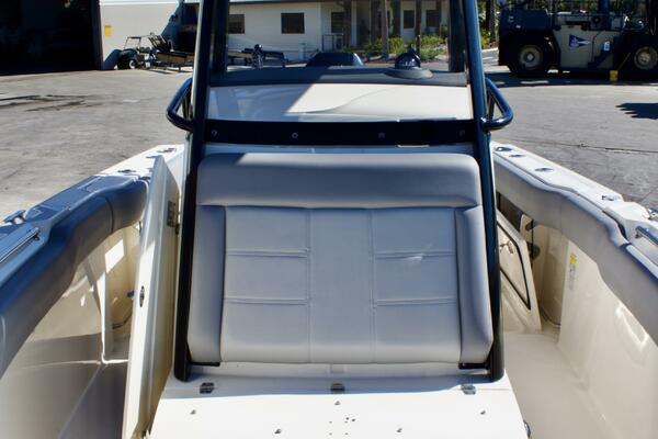 23ft Boston Whaler Yacht For Sale