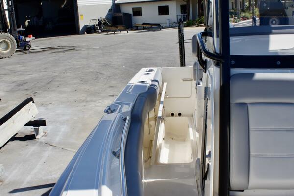 23ft Boston Whaler Yacht For Sale