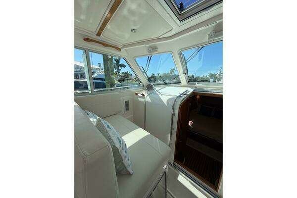 Back Cove 34O Yacht For Sale
