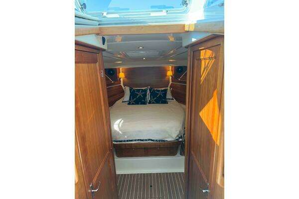 Back Cove 34O Yacht For Sale