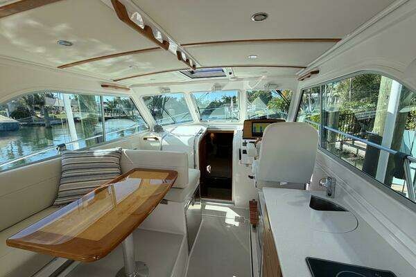 Back Cove 34O Yacht For Sale