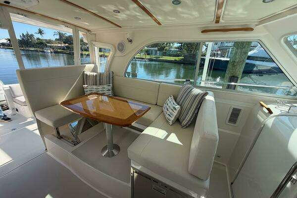 Back Cove 34O Yacht For Sale