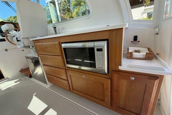 Pivot 34ft Back Cove Yacht For Sale