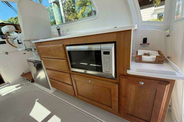 Back Cove 34O Yacht For Sale