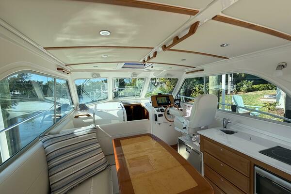 Pivot 34ft Back Cove Yacht For Sale