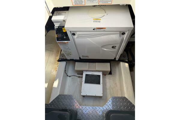 Pivot 34ft Back Cove Yacht For Sale