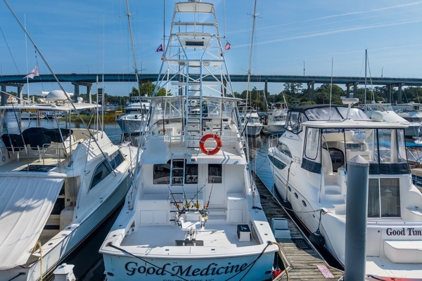 Good Medicine 55ft Hatteras Yacht For Sale