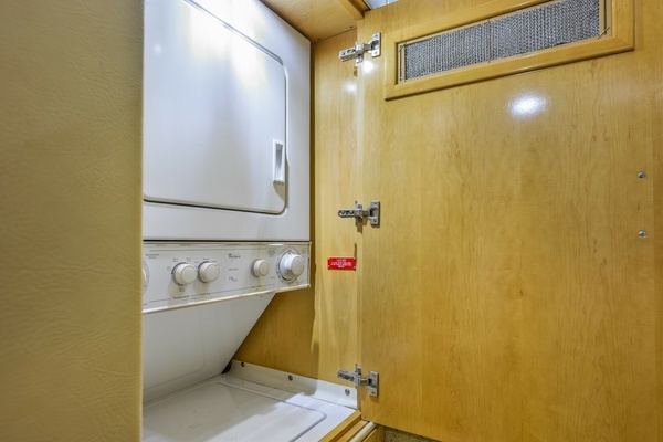 Good Medicine 55ft Hatteras Yacht For Sale