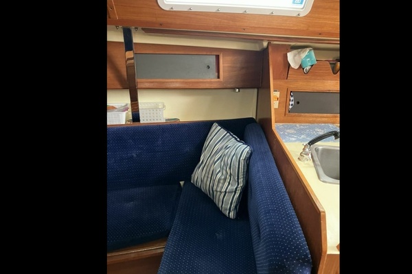 33ft Pearson Yacht For Sale