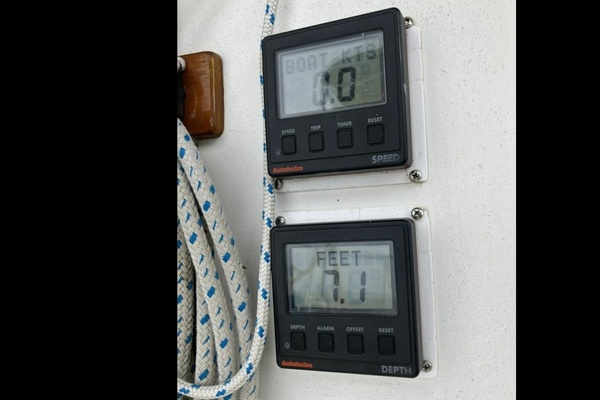 33ft Pearson Yacht For Sale