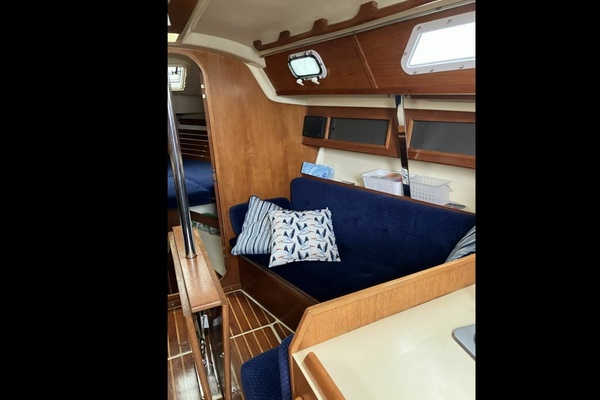 33ft Pearson Yacht For Sale