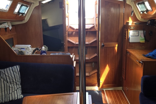 33ft Pearson Yacht For Sale
