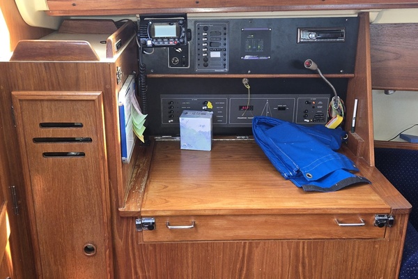 33ft Pearson Yacht For Sale