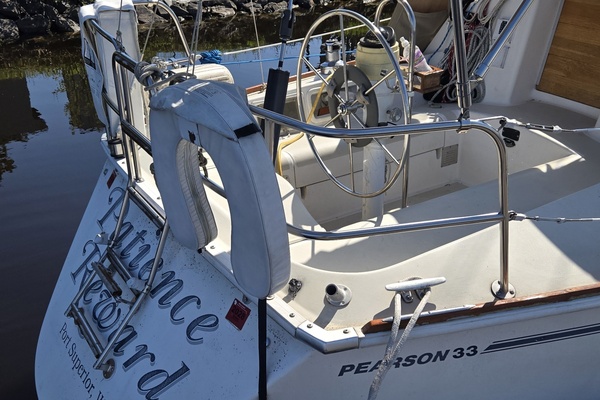 33ft Pearson Yacht For Sale
