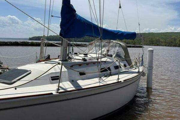 33ft Pearson Yacht For Sale