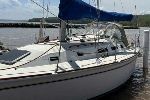 33ft Pearson Yacht For Sale