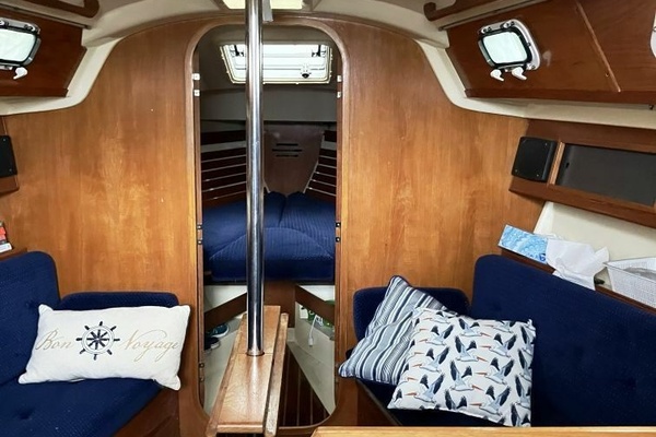 33ft Pearson Yacht For Sale