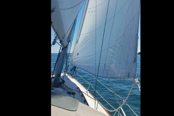33ft Pearson Yacht For Sale