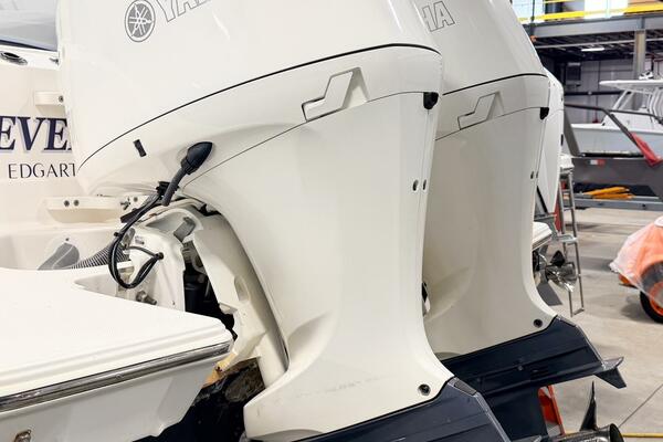 27ft Pursuit Yacht For Sale