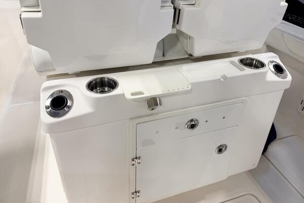 27ft Pursuit Yacht For Sale