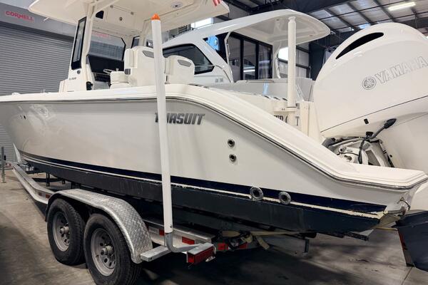 27ft Pursuit Yacht For Sale