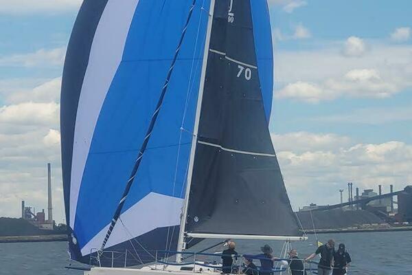 33ft J Boats Yacht For Sale