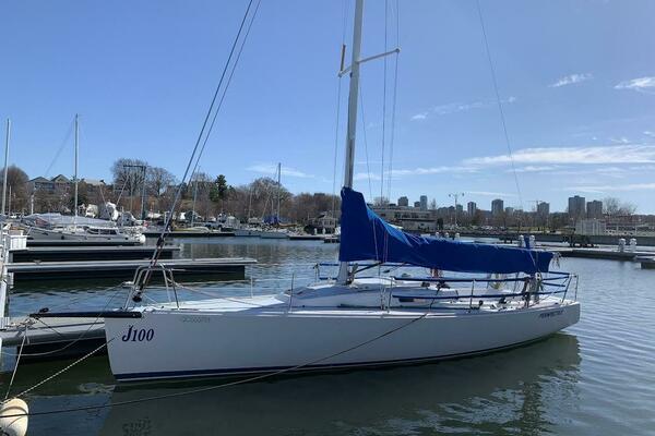 33ft J Boats Yacht For Sale