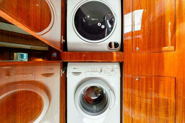 Hampton 558 Pilothouse Yacht For Sale