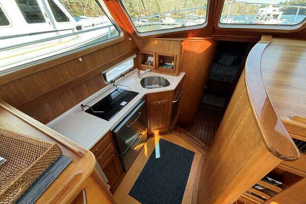 Sabre 40 Sedan Yacht For Sale