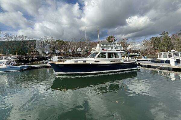 Sabre 40 Sedan Yacht For Sale