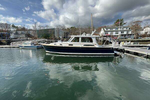 Sabre 40 Sedan Yacht For Sale