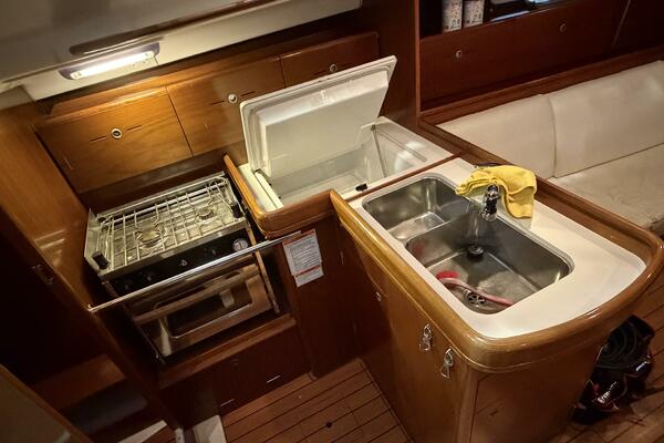 36ft Beneteau Yacht For Sale