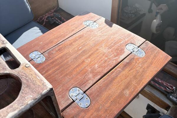 cockpit table fully open